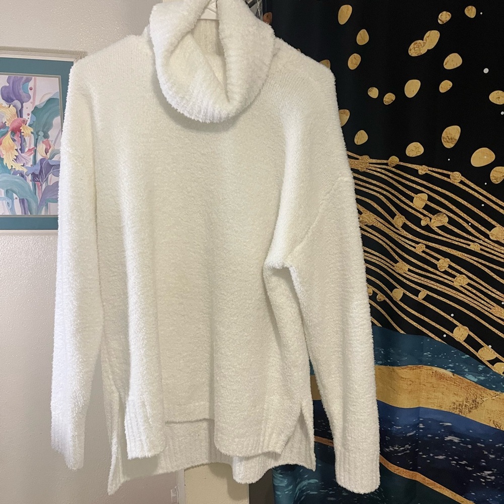 Cozy White Turtleneck Sweater - Picture 2 of 5